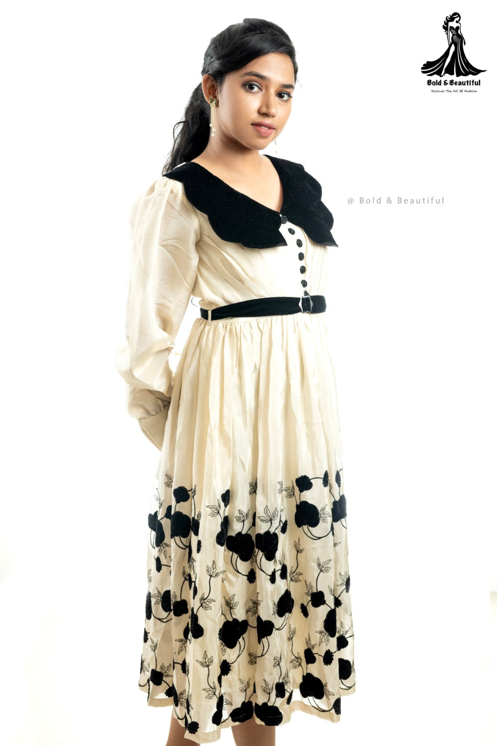 Ebon Cream Elegance
