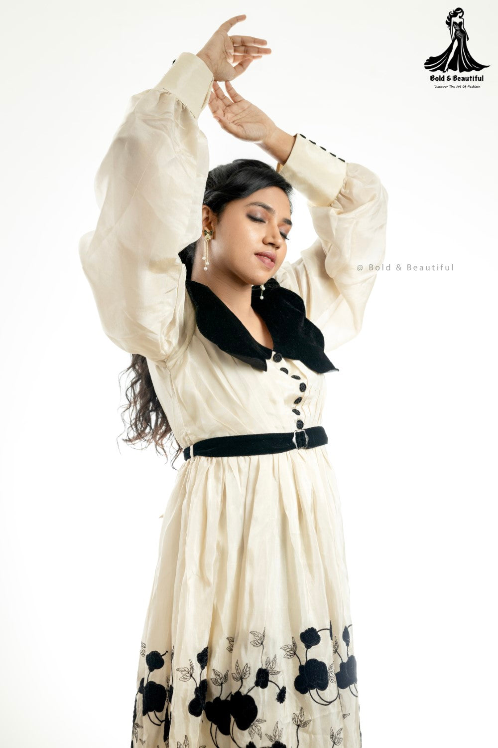 Ebon Cream Elegance